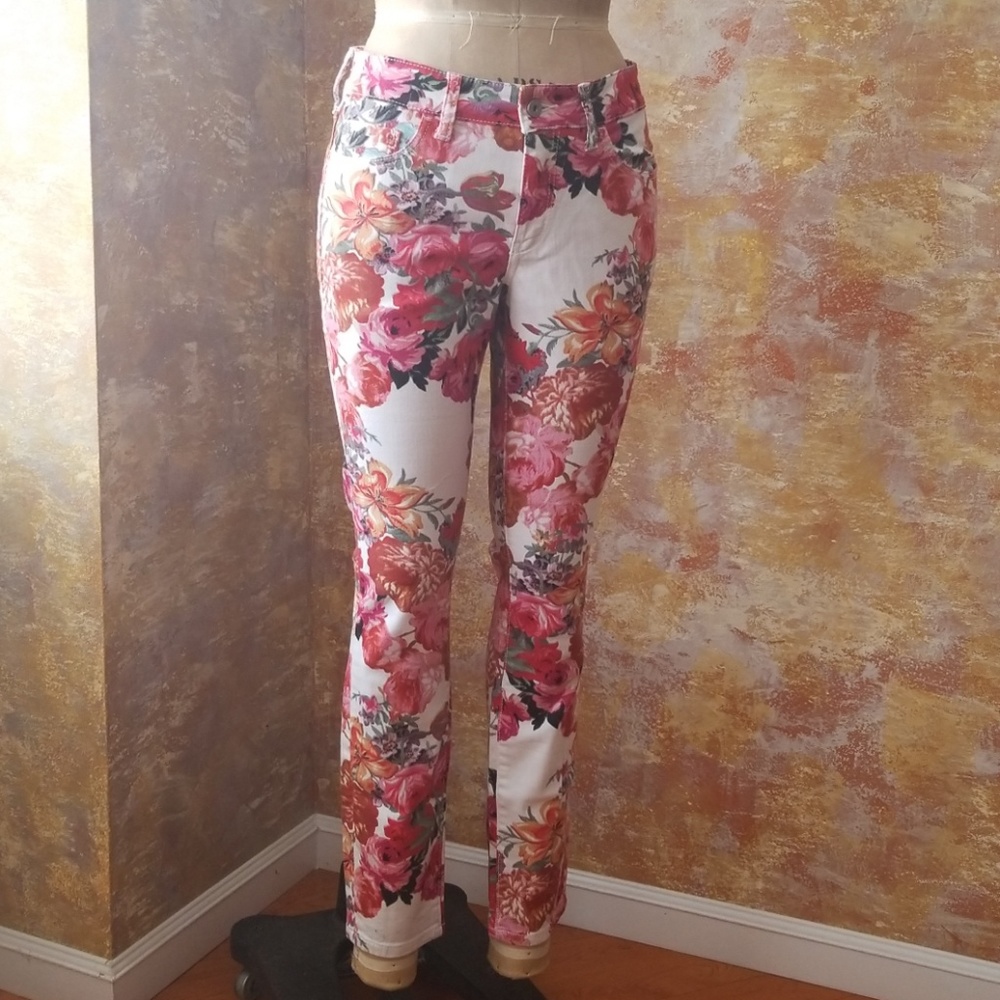 Anthropologie White Floral Skinny Jeans with Pink and Orange Blooms